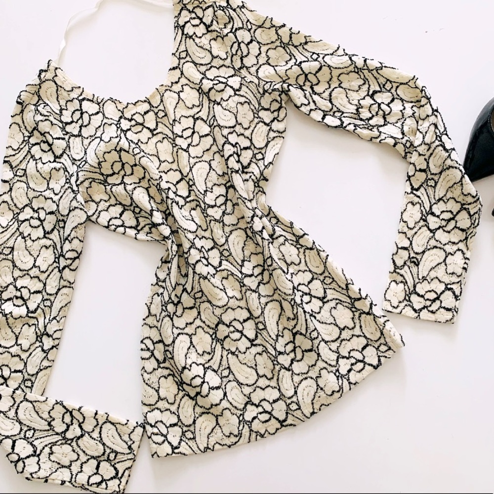 SILENCE & NOISE ANTHROPOLOGY Long Sleeve Lace Floral Cream Black Top Size S